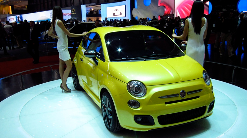 Illustration for article titled Zagato Fiat 500 Coupé is model bait